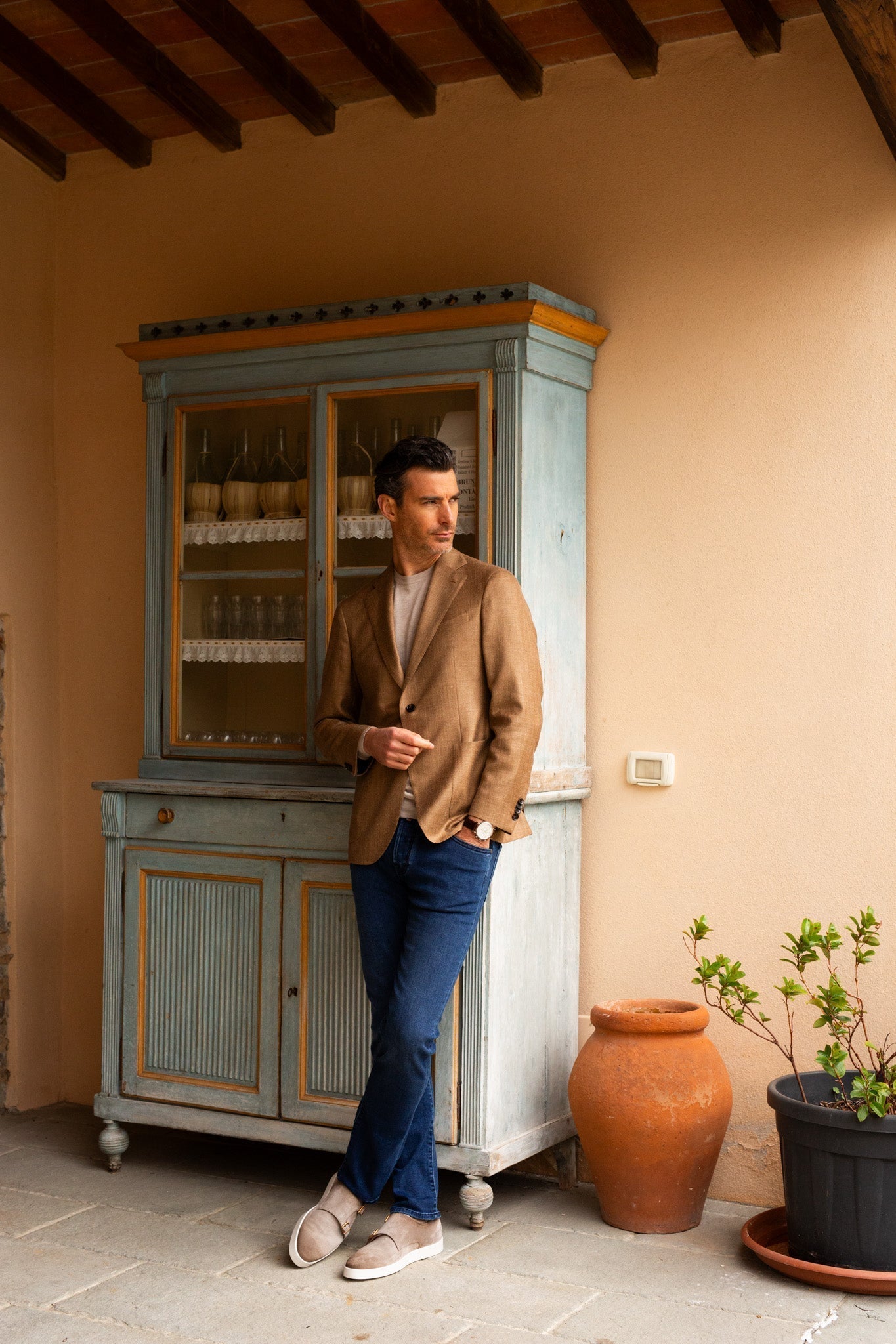 Stylish Men's Outfits for the Races