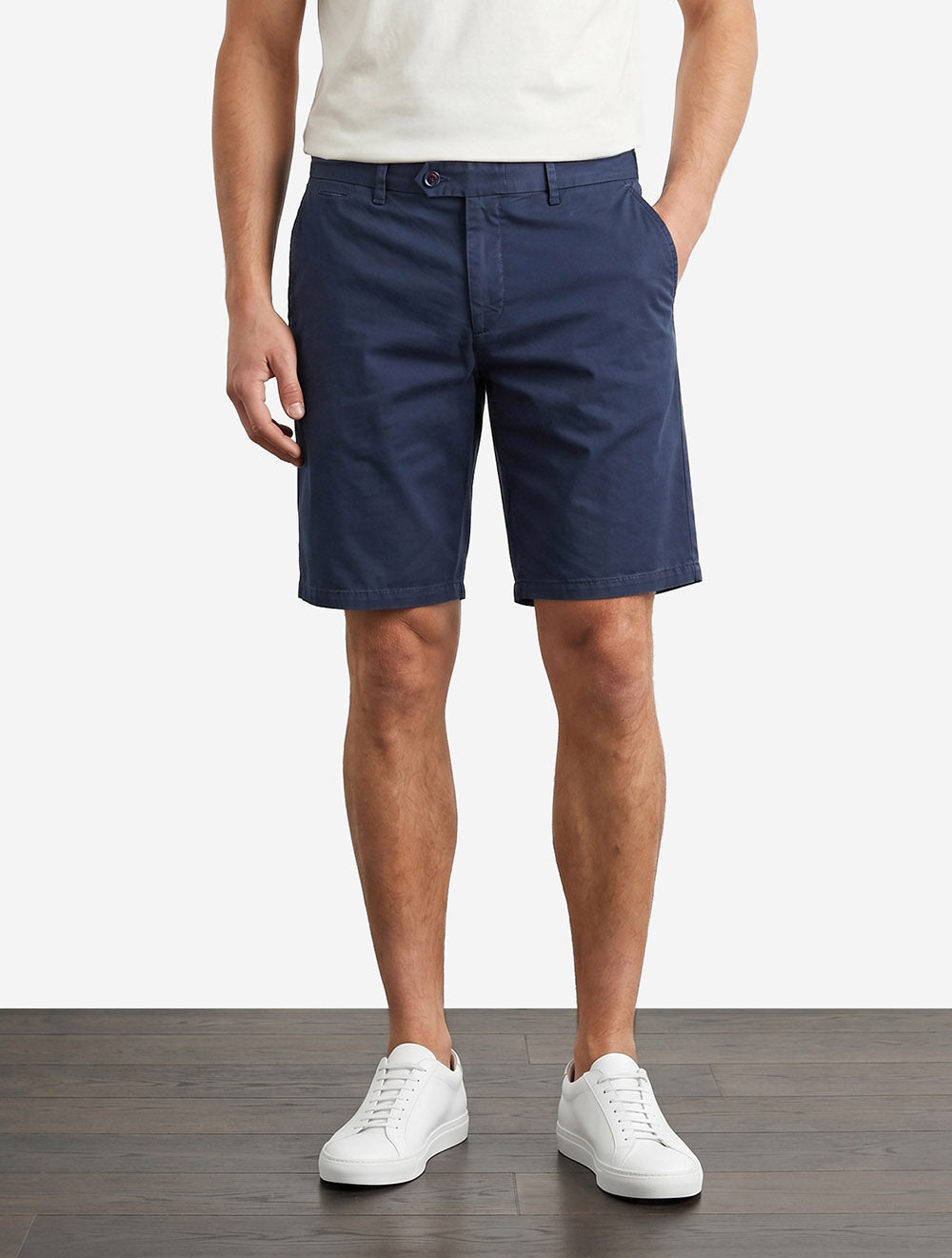 Marineblaue Chino-Shorts aus Baumwolle mit Pegasus-Muster