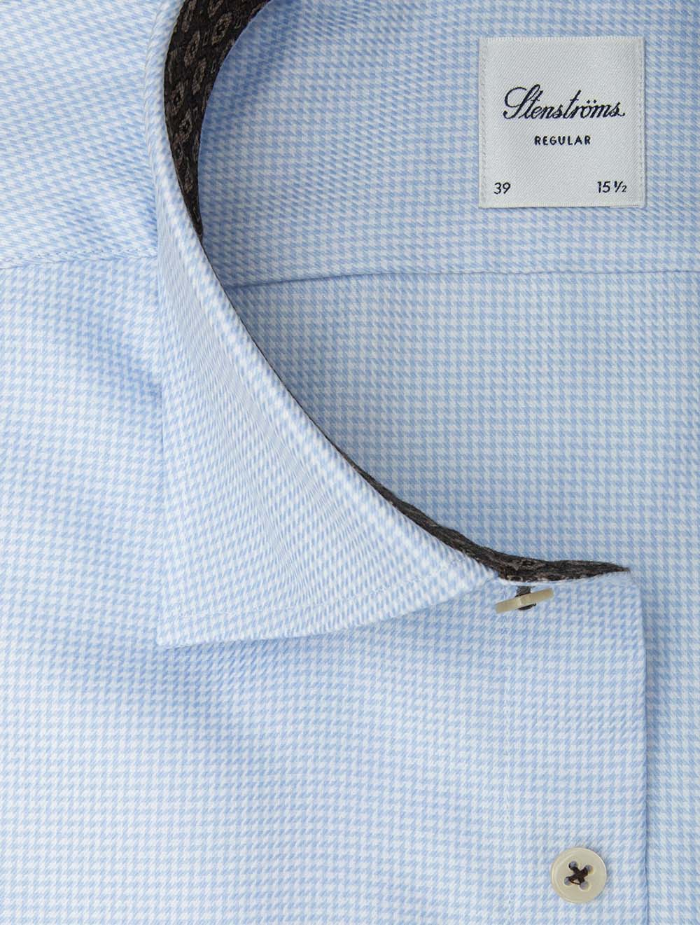 Chemise bleue en sergé contrasté classique