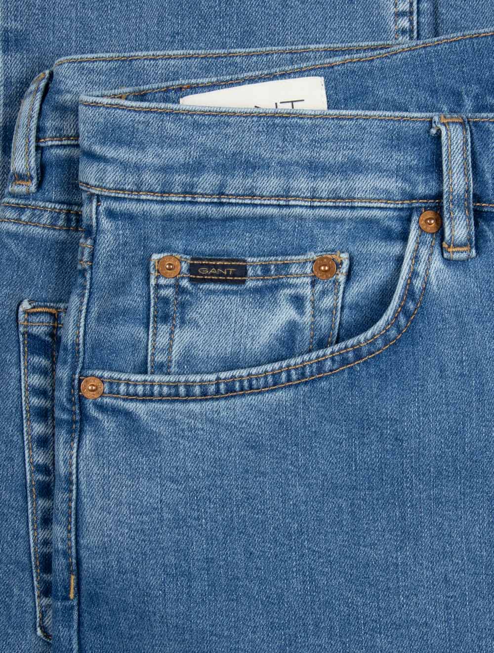 Regular Clean Wash Jeans Semi Light Blue
