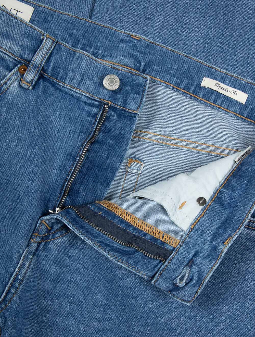 Regular Clean Wash Jeans Semi Light Blue
