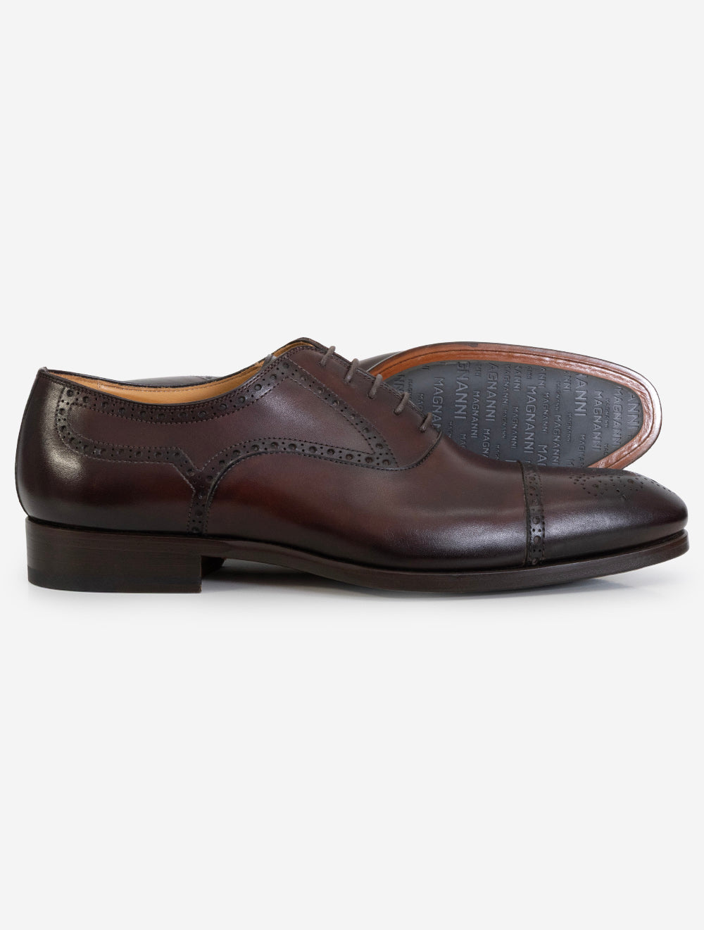 Brogue-Schuh mit Zehenkappe, Mittelbraun
