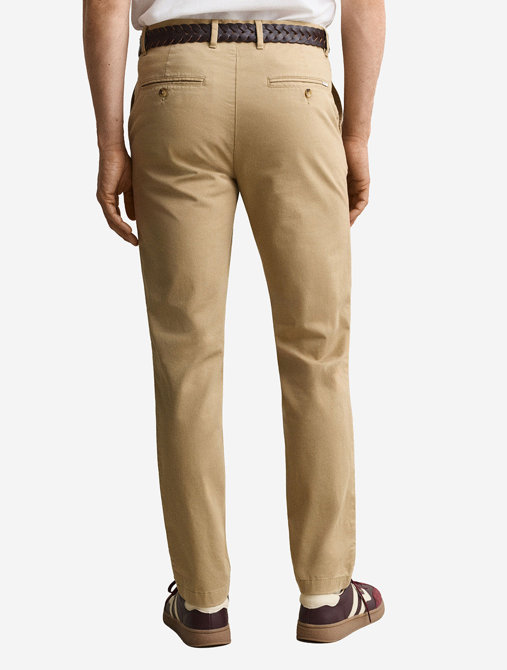 1501000A26 KHAKI:248 E120 GANT SLIM CLASSIC CHINOS — 3 1501000-248-model-bv-1.jpg