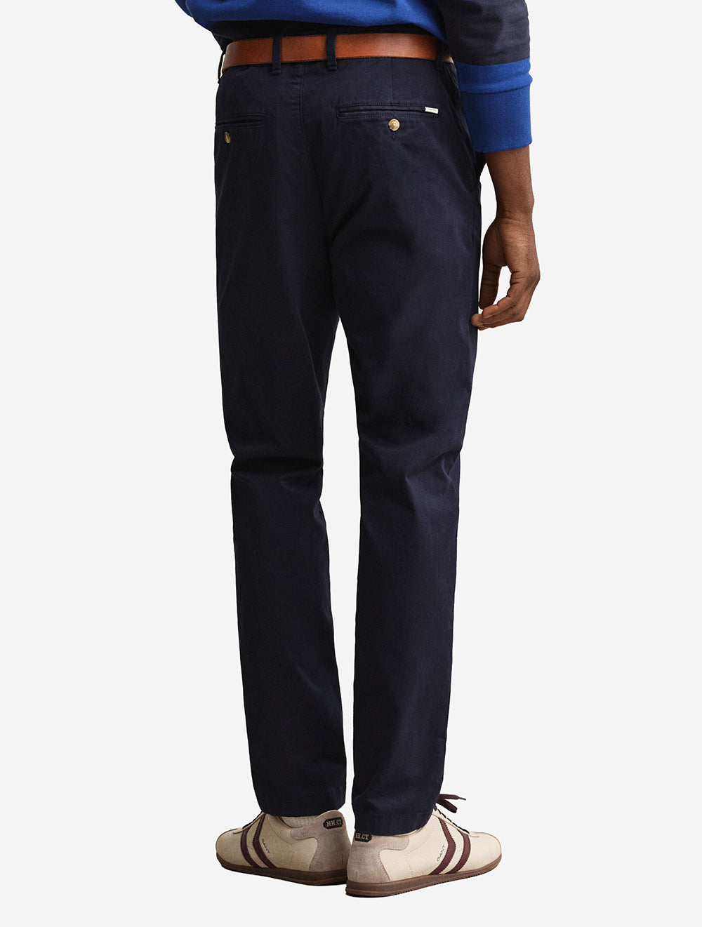 1501000A26 BLUE:433 E120 GANT SLIM CLASSIC CHINOS — 3 1501000-433-model-bv-1.jpg