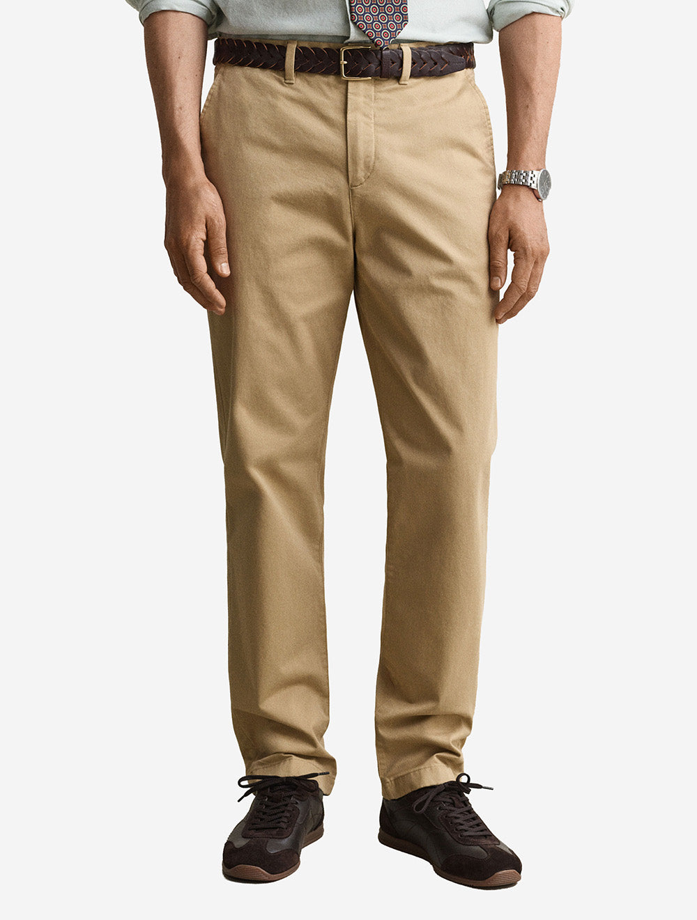 1501001A26 KHAKI:248 E120 GANT REG CLASSIC CHINOS — 2 1501001-248-crmodel-fv-1.jpg