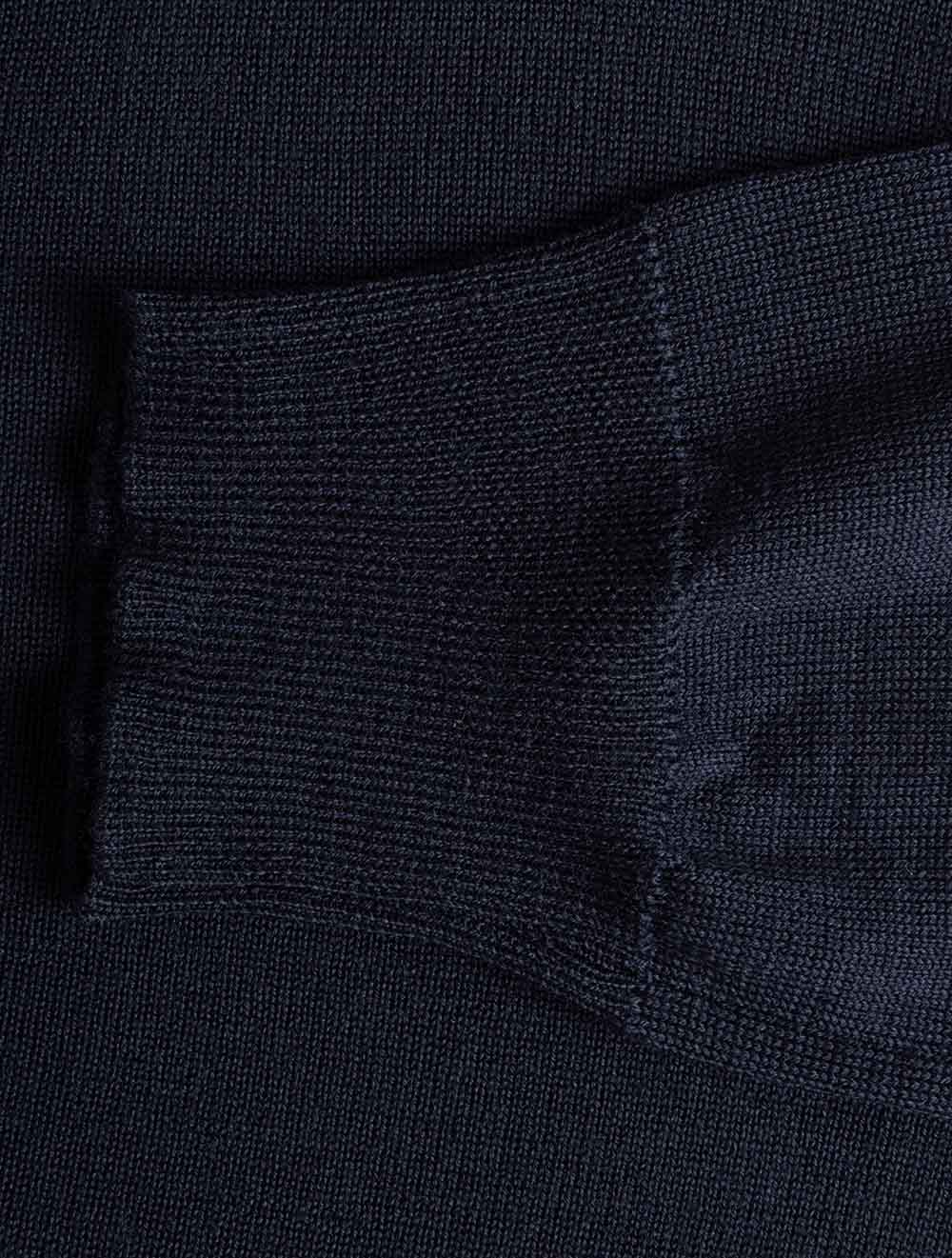 19501 NAVY 1214 E159 LC Merino Wool Crew Neck — 7S8A8508.jpg