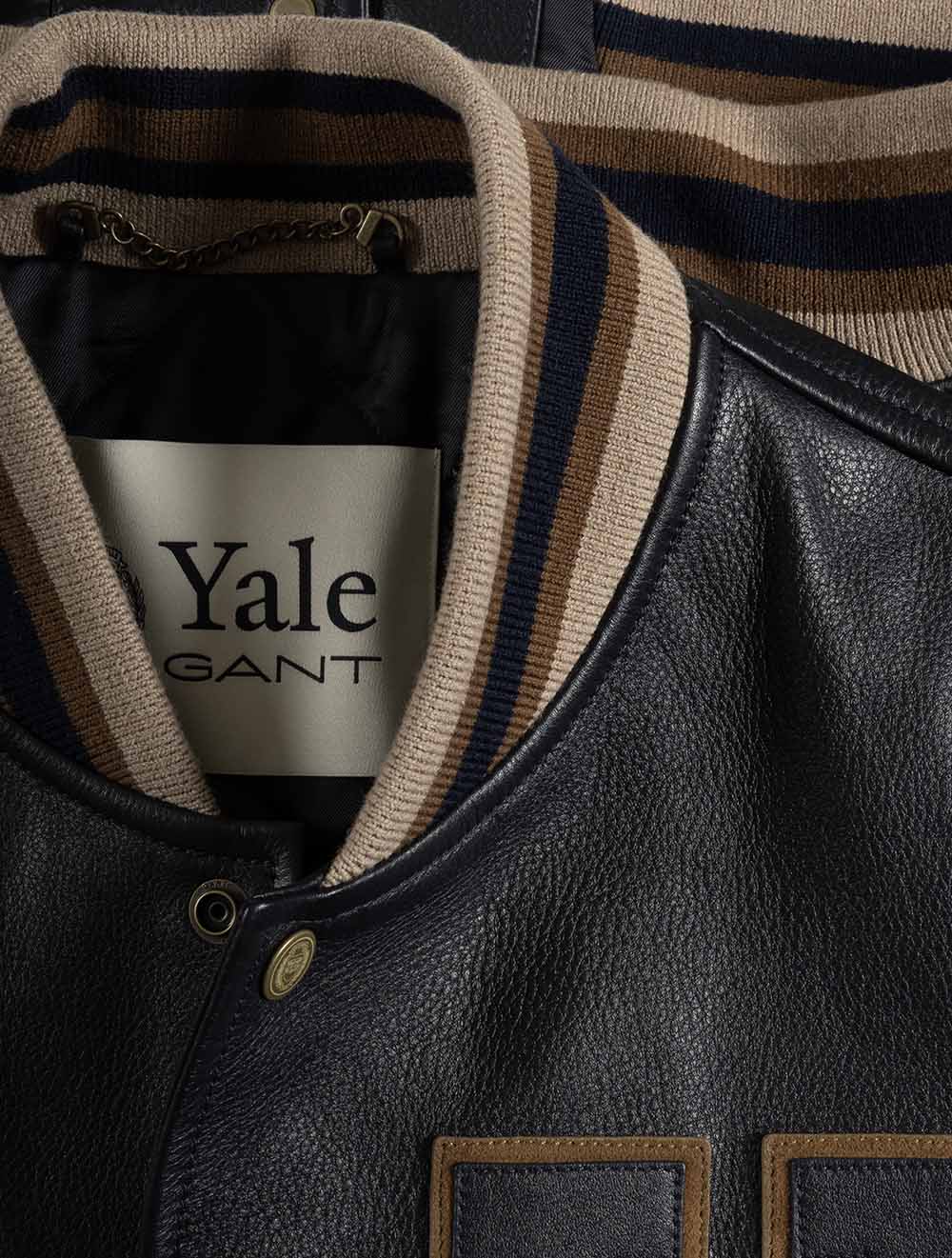 7006720A26 NAVY 405 E1500 YALE SUEDE LEATHER VARSITY JACK — 7S8A7463.jpg