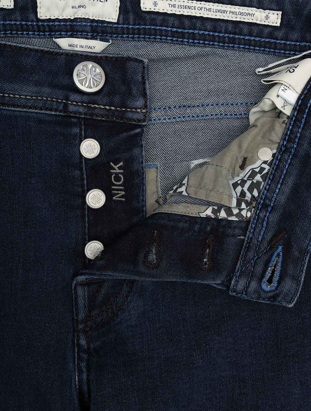P3621QM006 BLUE 100D E639 J Cohen NICK F1 Badge Jean — 7S8A9323.jpg