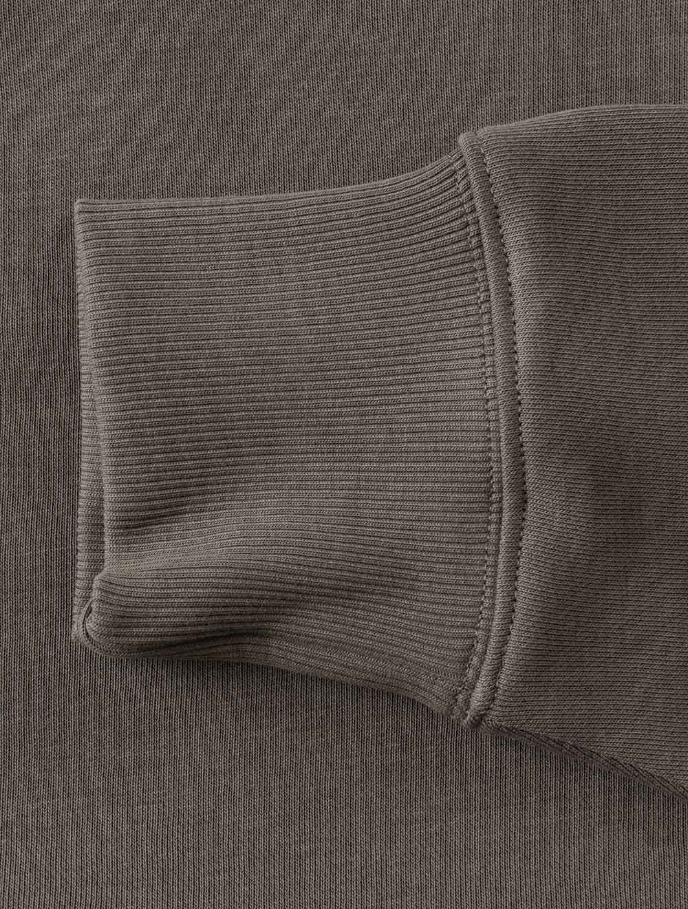 2006065A26 TAUPE 260 E100 REG SHIELD C NECK SWEAT — 7S8A5500.jpg