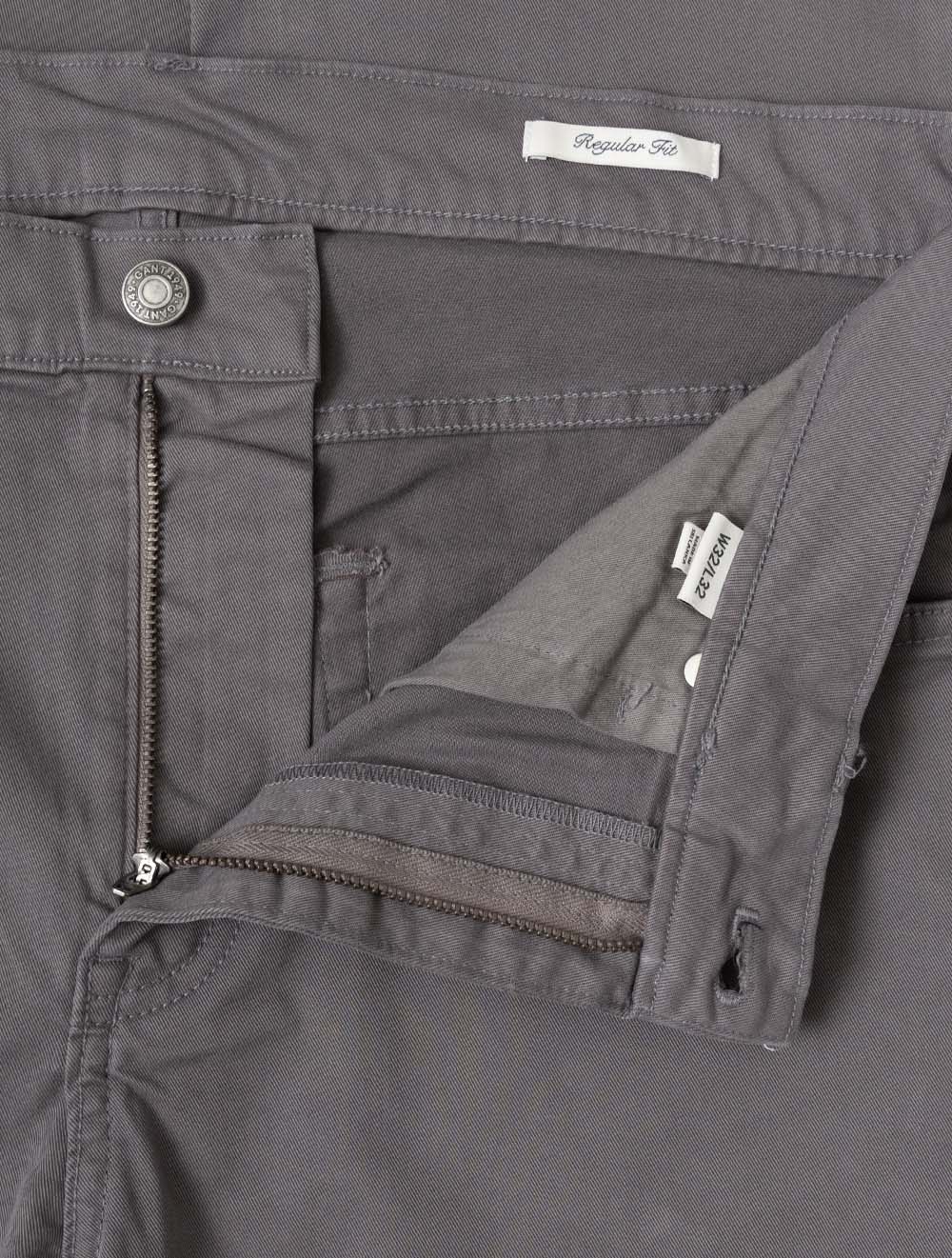 1000451A26 DUSKY ANTHRACITE:35 E130 GANT REGULAR JEANS — image-04.jpg