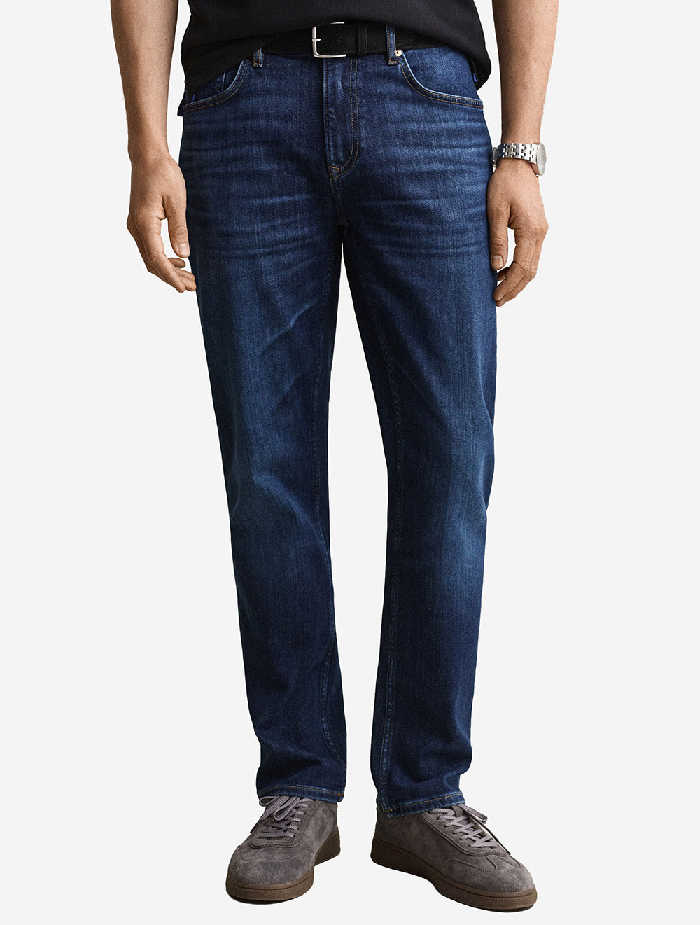 1000011A26 MID BLUE WORN IN 971 E130 CLASSIC REGULAR DENIM JEANS — 2 1000011 MID BLUE WORN IN 971-crmodel-1.jpg