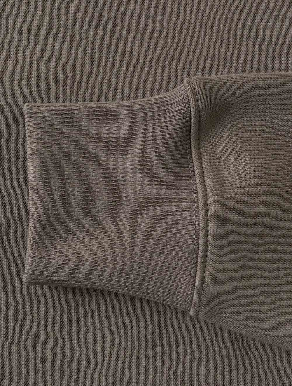 2007058A26 TAUPE 260 E110 REG SHIELD HOODIE — 7S8A5490.jpg