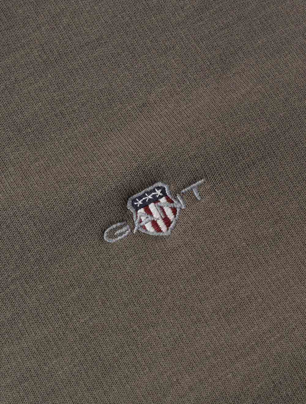 2007058A26 TAUPE 260 E110 REG SHIELD HOODIE — 7S8A5487.jpg
