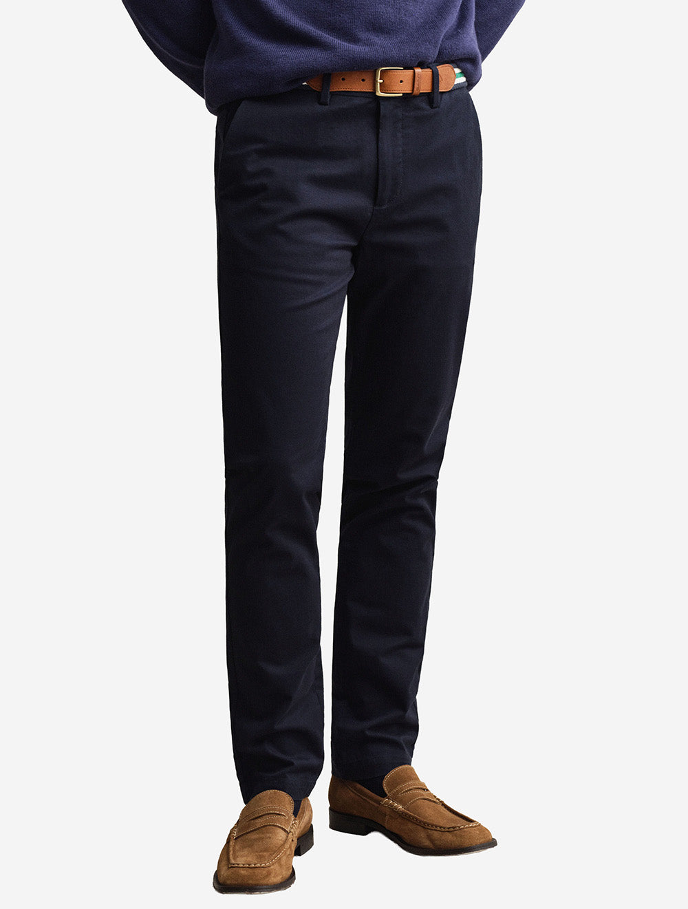 1501005A26 BLUE 433 E140 SLIM SMART CHINOS — 2 imgi_346_time__1765380942__202601-1501005-433-crmodel-fv-1.jpg