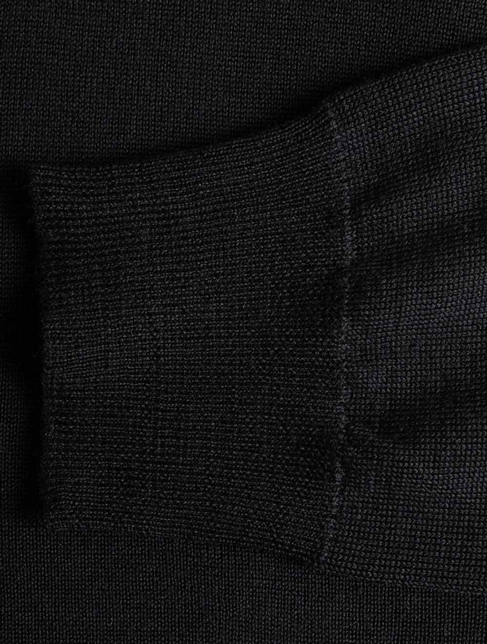 19501 BLACK 1008 E159 LC Merino Wool Crew Neck — 7S8A8498.jpg