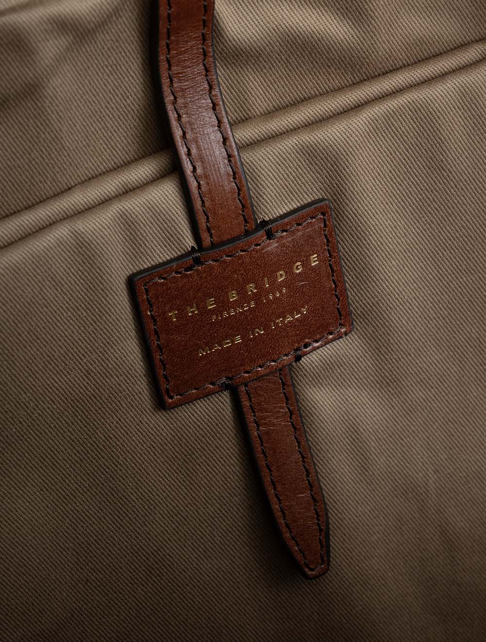 06364001 BROWN:14 E598 THE BRIDGE LEATHER LAPTOP BACKPACK — 7S8A2512.jpg