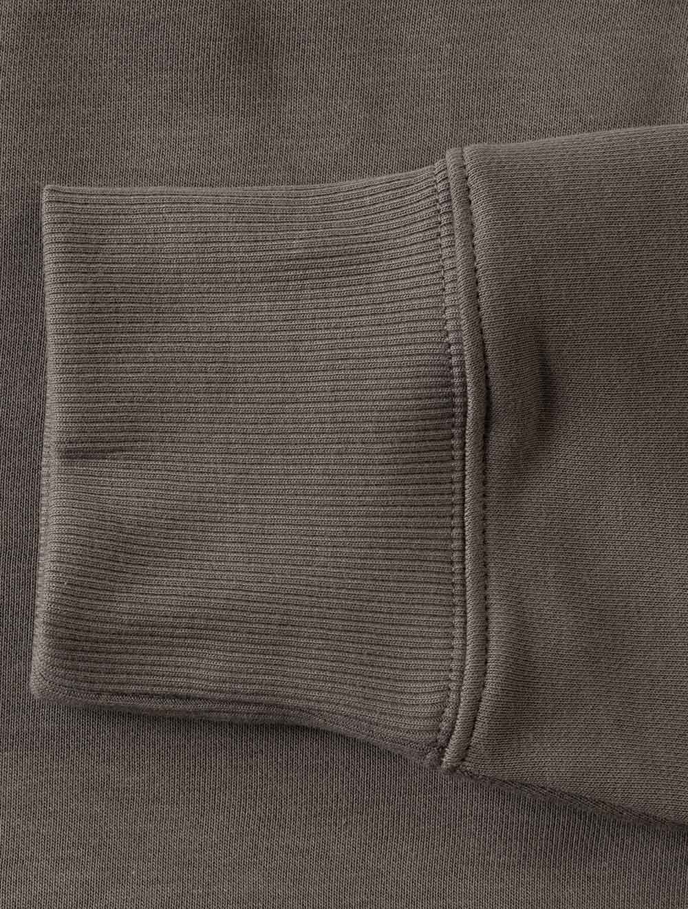 2008005A26 TAUPE 260 E120 REG SHIELD HALF ZIP SWEAT — 7S8A5483.jpg