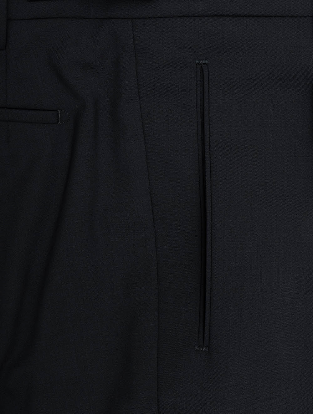 1755 NAVY E299 Berwhich Pleated Wool Stretch T — 7S8A8309.jpg