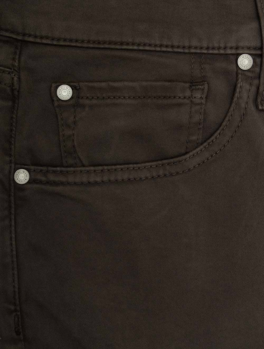 7TC40V60 DBROWN 3TY E230 7FAM Slimy Stretch Jean — 7S8A8264.jpg