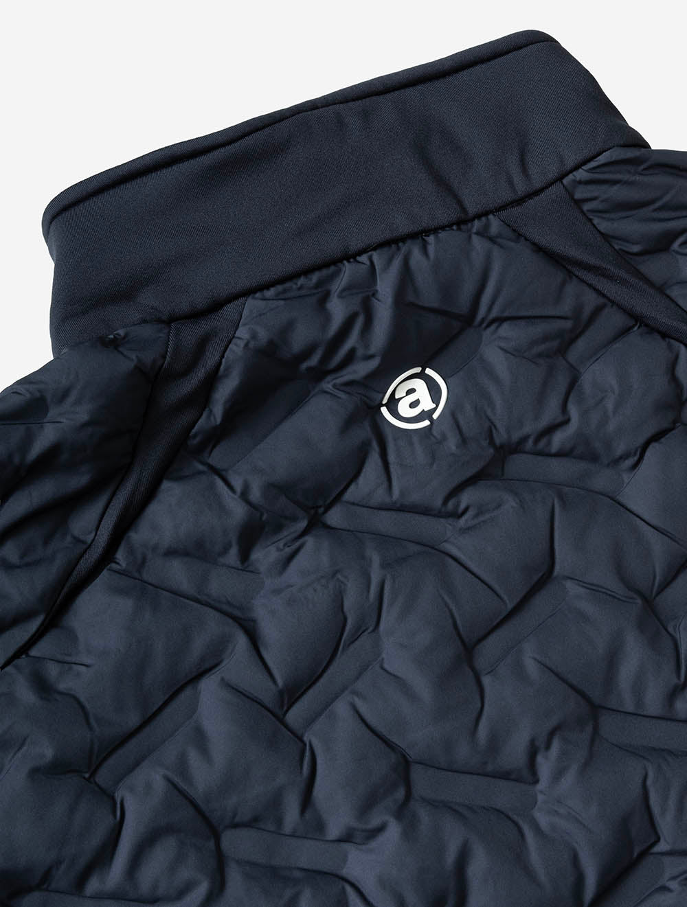 6345543 NAVY 300 E225 Ryder Cup Portrush Hybrid Vest — 7S8A8804.jpg