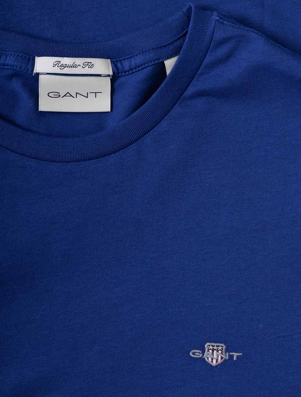 2003184A26 BLUE 435 E45 SHIELD T SHIRT — 7S8A6415.jpg