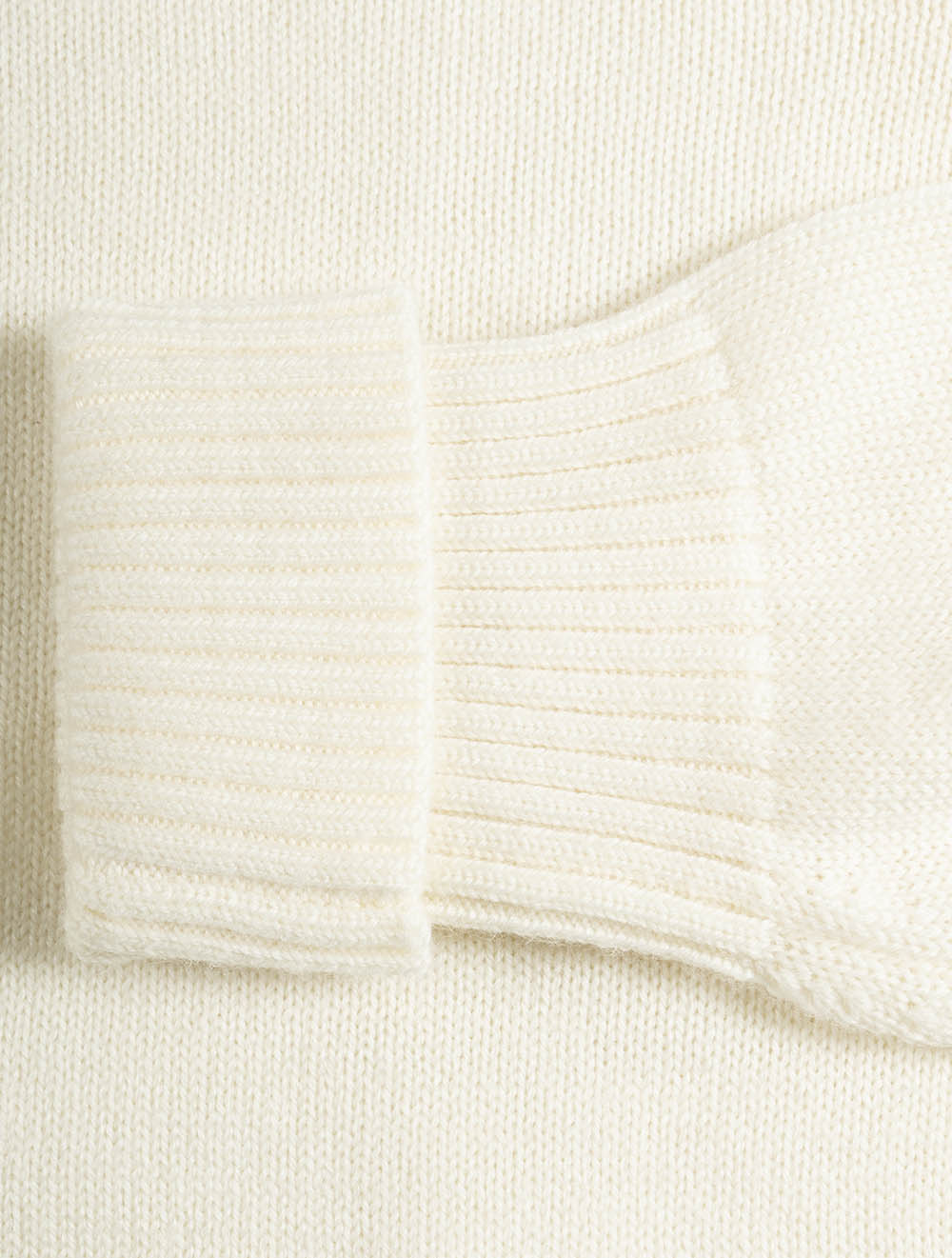 8040273A26 CREAM 130 E240 YALE MERINO WOOL C NECK — 7S8A7431.jpg