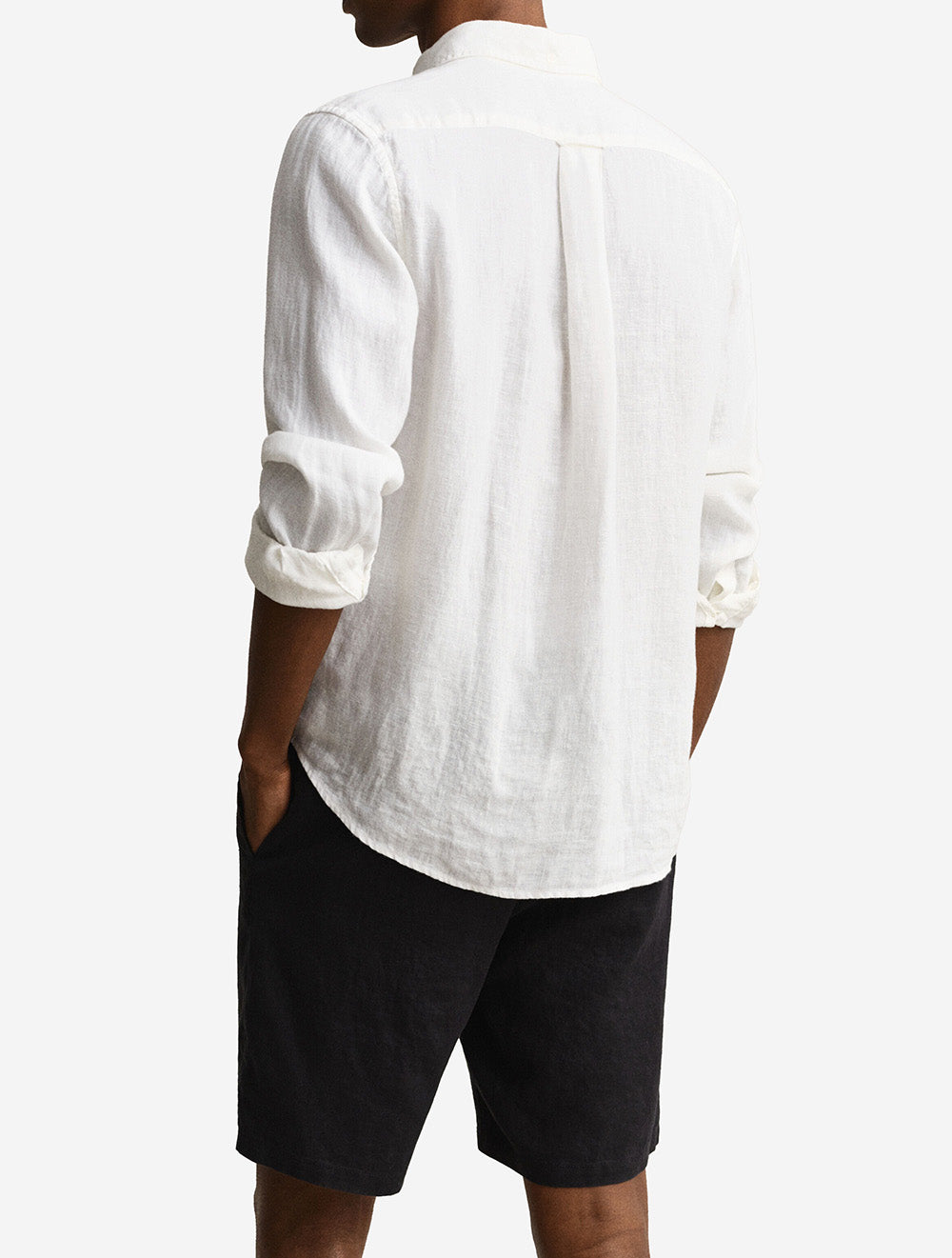 3240120S26 WHITE:110 E140 REG GMNT DYED LINEN SHIRT — 3 3240120-110-model-bv-1.jpg