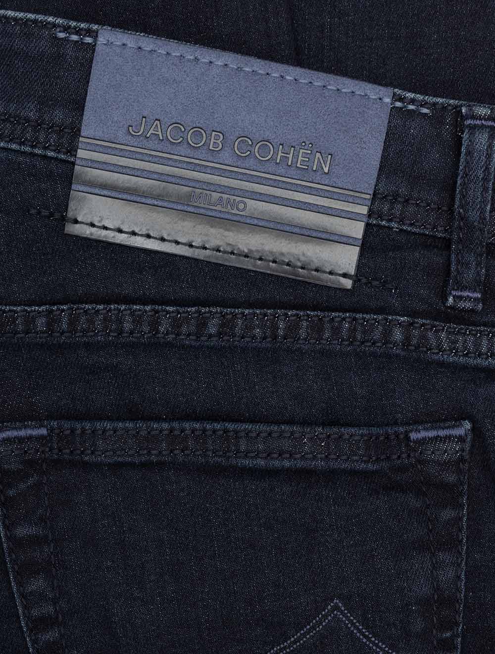 P3621QE006 NAVY 100D E449 J Cohen NICK Leather Badge Jean — 7S8A9307.jpg