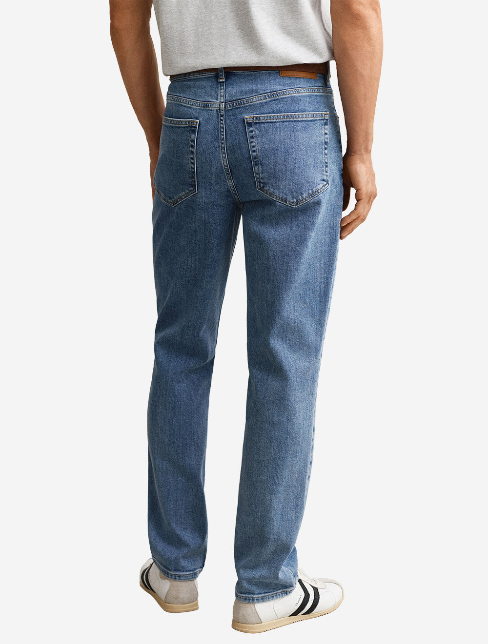 Regular Clean Wash Jeans Semi Light Blue